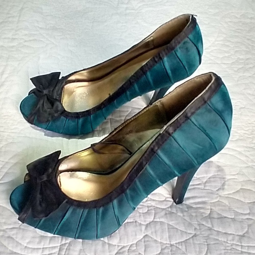 F24 Open Toe Pumps - Picture 5 of 9
